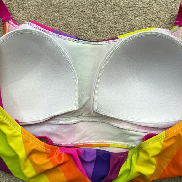 Torrid Wireless Flounce Muted Rainbow Bikini Top Swimsuit Size 2X - Picture 7 of 8